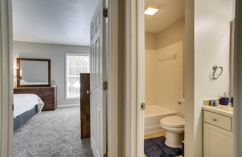 Mid City South Condo | Charming Baton Rouge Retreat w/ Community Pool!