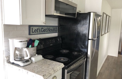 Union House | Charming Beach House with Private Beach! Kid Friendly!
