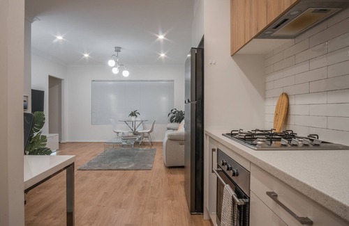 Henley Beach House | Charming beach shack in Henley Beach perfect for a peaceful getaway by the ocean
