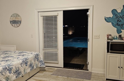 Doerun Apartment | Charming Beach-Themed Studio Apartment in Doerun, GA with Private Pool