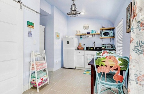 Horton Shores Apartment | Charming Beachside Studio w/Pool, Hot Tub, Walk to Flagler Ave & Beach