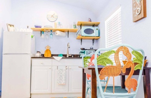 Horton Shores Apartment | Charming Beachside Studio w/Pool, Hot Tub, Walk to Flagler Ave & Beach