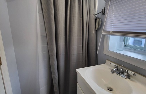 Highlands Apartment | Charming Beachside Cottage with panoramatic view