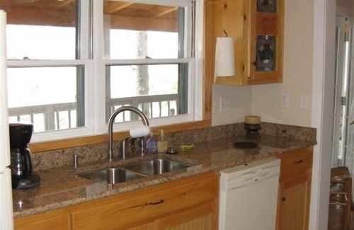 Unaka Cottage | Charming Bear Paw Cabin with Spectacular View of Lake Hiwassee