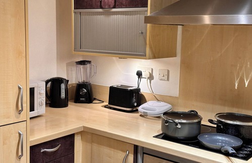 The Westside Apartment | Charming Birmingham Apartment With Mini Balcony and Wifi With a Free Parking