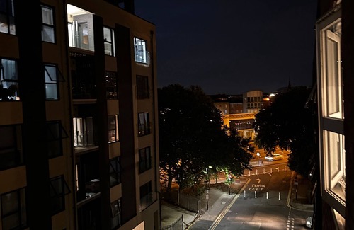The Westside Apartment | Charming Birmingham Apartment With Mini Balcony and Wifi With a Free Parking