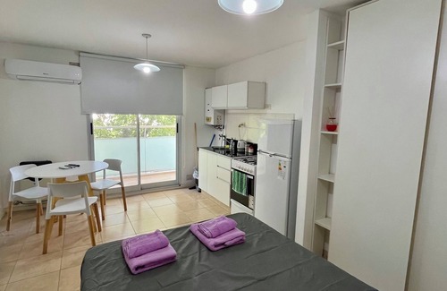 Centro House | Charming building in pleasant Rosario with WiFi, AC