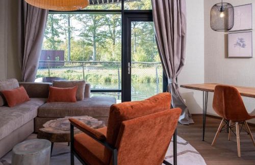 Maubray House | Charming Bungalow & Pools