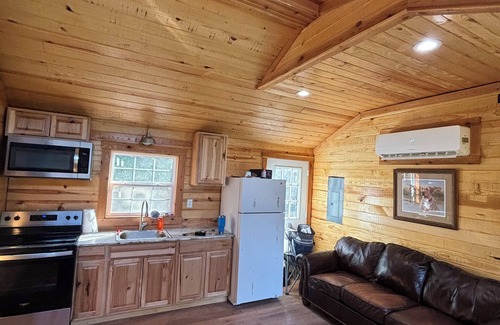 Ferndale Cabin | Charming cabin in St. Charles, AR just 600 yards from the boat ramp