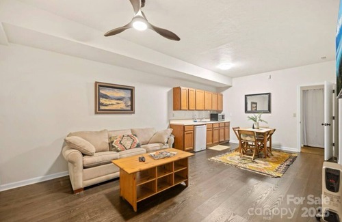 Lake Toxaway Cabin | Charming cabin in beautiful Lake Toxaway land of the waterfalls & trails!