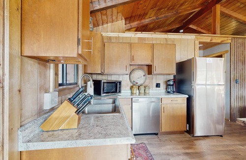 Bayfield House | Charming cabin w/lakefront views, gas grill, dog-friendly