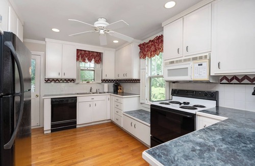 Waynesboro House | Charming Cape Cod overlooking South River in Waynesboro