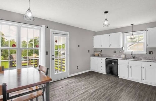 Winston - Salem House | Charming Cape-Cod Retreat in South Winston Salem