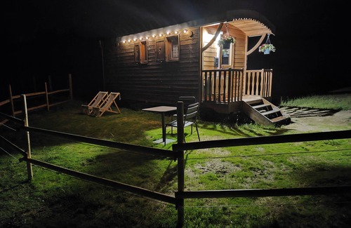 Hermitage-Tournonais-Herbasse-Pays de Saint-Felicien Cabin | Charming caravan in the Ardéchoise hills