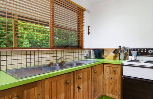 Merrijig House | Charming cedar cottage for families-One and a half acres at the base for Buller