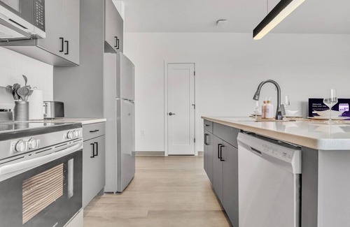 University Circle Apartment | Charming & Central 2BR | Cleveland Clinic