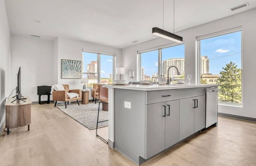 University Circle Apartment | Charming & Central 2BR | Cleveland Clinic