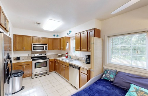 Pass Christian House | Charming centrally located fish camp w/dock and outside area