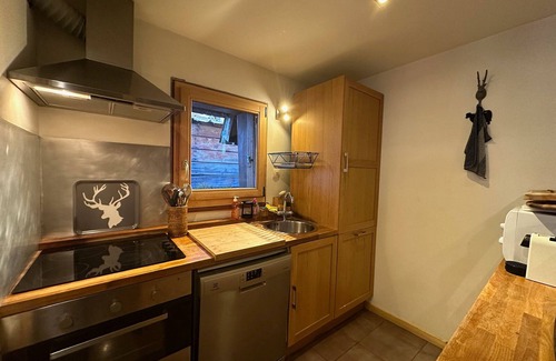Les Claux Ski Chalet | Charming Chalet with Fireplace and Mountain Views in Vars, Sleeps 10