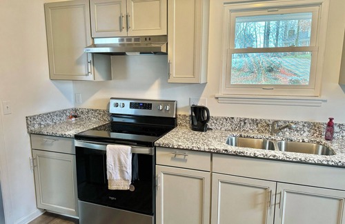 Toddville Road House | Charming Charlotte Getaway, Quiet Cul-de-Sac, Big Deck, Near Uptown & Airport