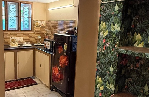 Ashok Nagar Villa | Charming Chennai Private Heritage One Bedroom Guest Suite with Parking