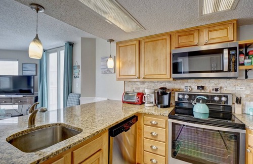 Sneads Ferry Condo | Charming Condo With Endless Views of the Atlantic!