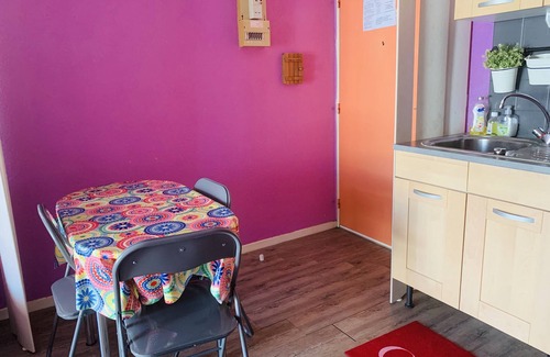 Sete Apartment | Charming, colourful and functional T2 apartment 200m from the beach free, enclosed parking