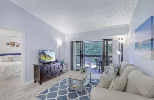 Marco Island House | Charming condo with two pools and steps to beach