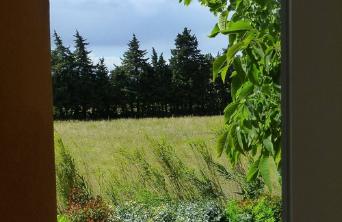 Cavaillon Cottage | Charming contemporary gîte: wooded property, private pool, Luberon view