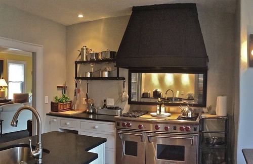 Plymouth House | Charming Converted Carriage House, Historic Downtown near Harbor