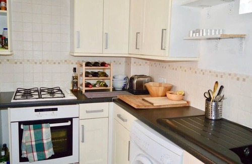 Staple Hill Apartment | Charming Cosy Coach House in Fishponds, Bristol