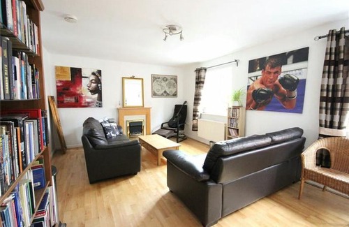 Staple Hill Cottage | Charming Cosy Coach House in Fishponds, Bristol