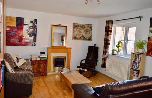 Staple Hill Cottage | Charming Cosy Coach House in Fishponds, Bristol