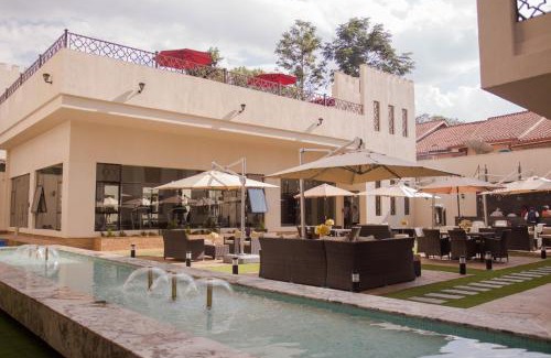 Kileleshwa Apartment | Charming cosy one bed condo with heated pool