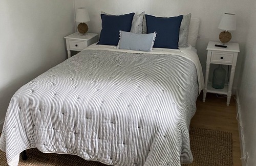 East Chop Cottage | Charming cottage 10 minutes walk from downtown OB