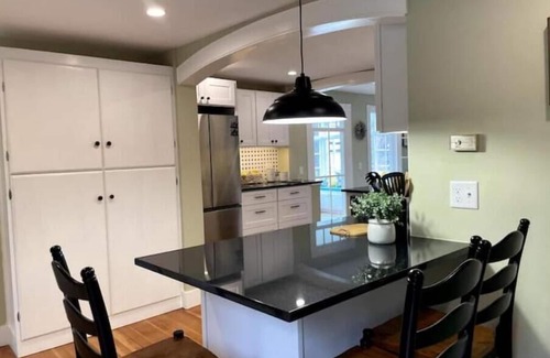 Jamestown House | Charming Cottage in Jamestown