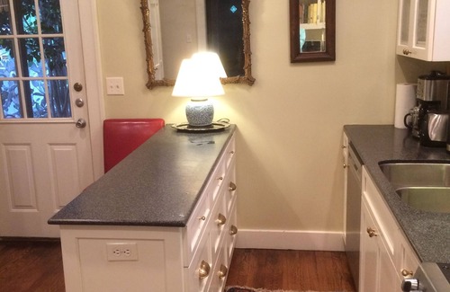 West Campus Cottage | Charming Cottage near UT
