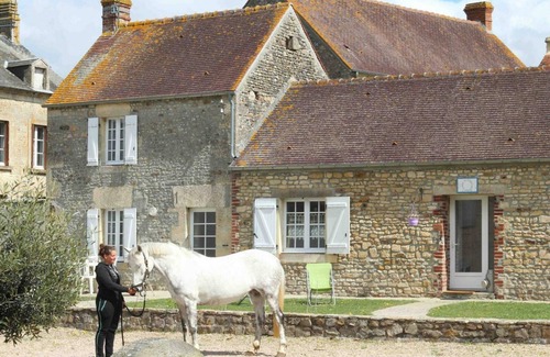 Montabard Cottage | Charming Cottage on Equestrian Estate with Fireplace, Terrace, and Horse Facilities