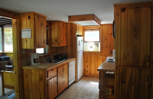 Madison Cottage | Charming Cottage - Private Community With Lake