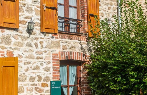 Les Salles Cottage | Charming Cottage with Terrace: 3BR, Sleeps 7, Near Fishing Pond, Pet-Friendly, All Charges Included