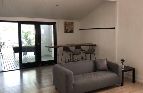 Windsor House | Charming cottage with backyard and close to everything