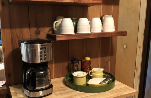 Harbert House | Charming cottage with fireplace & private beach, perfect for getaways