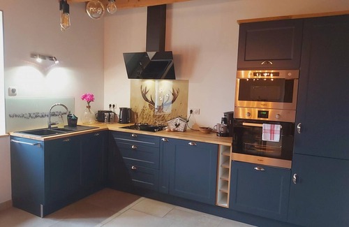 Saligny-sur-Roudon Cottage | Charming Countryside Home with Modern Comforts & Lovely Terrace