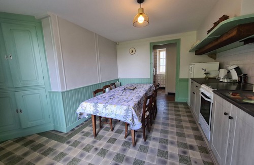 Aigurande Cottage | Charming Countryside Cottage with Private Garden and Garage, near Nature and Historic Sites
