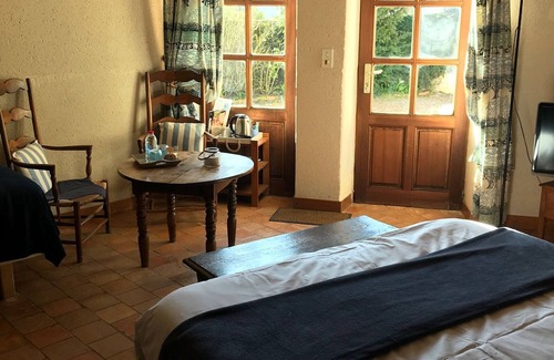 Solesmes Bed & Breakfast | Charming Countryside Retreat with Pool, Near Solesmes Abbey