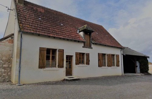 La Celette Cottage | Charming Detached Cottage with Large Garden, Near Forest and Karting