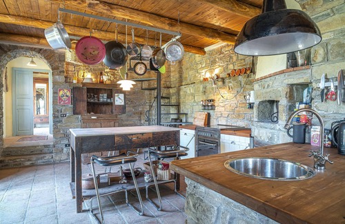 Perdifumo House | Charming detached country house with rustic flair in idyllic location.