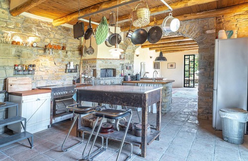 Perdifumo House | Charming detached country house with rustic flair in idyllic location.