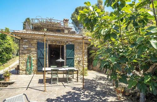 Perdifumo House | Charming detached country house with rustic flair in idyllic location.