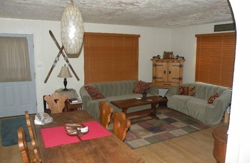 Dillon House | Charming Dillon Home